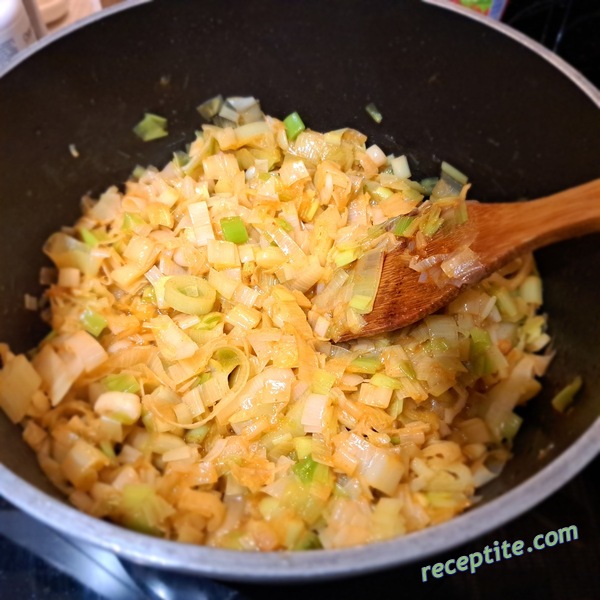 Снимки към Праз с колбас на фурна