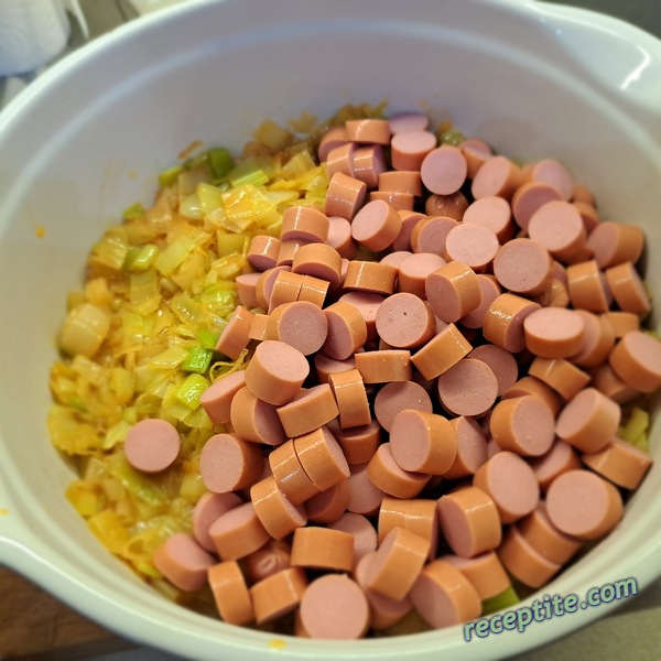 Снимки към Праз с колбас на фурна