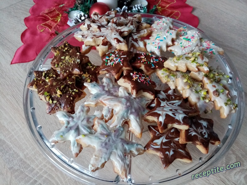 Снимки към Коледни сладки с джинджифил