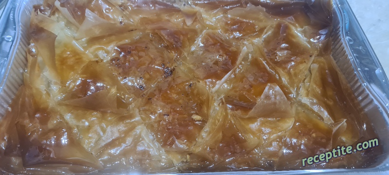 Снимки към Баклава с готови обикновени кори