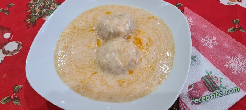 Снимки към Кюфтета в бял сос