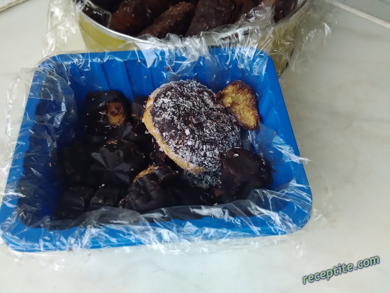 Снимки към Домашен твърд шоколад