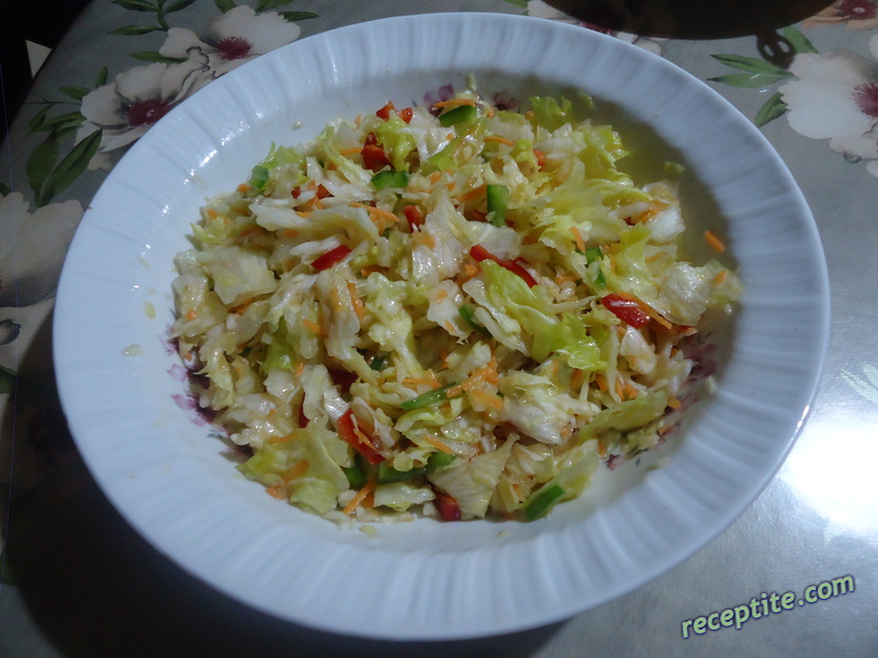 Снимки към Шарена, цветна салата