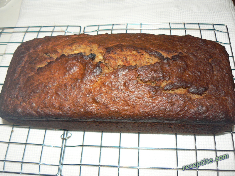 Снимки към Бананов хляб с ядки