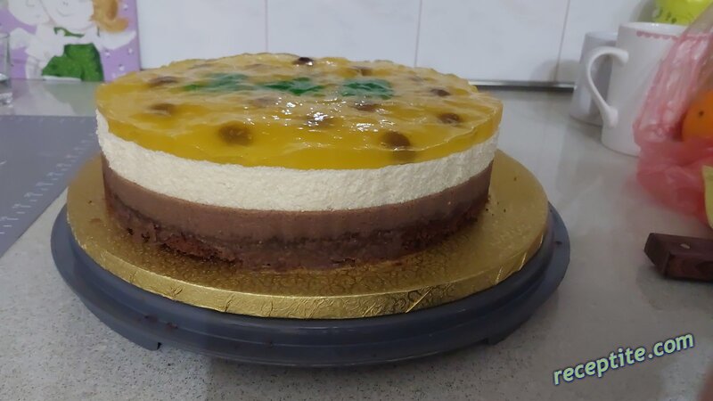 Снимки към Торта *ТРИ ШОКОЛАДА* - Без печене