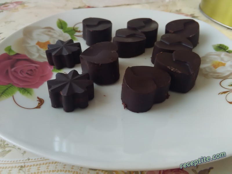 Снимки към Домашен твърд шоколад