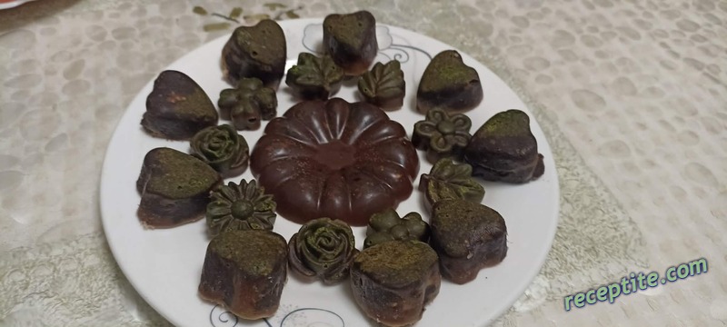 Снимки към Домашен твърд шоколад