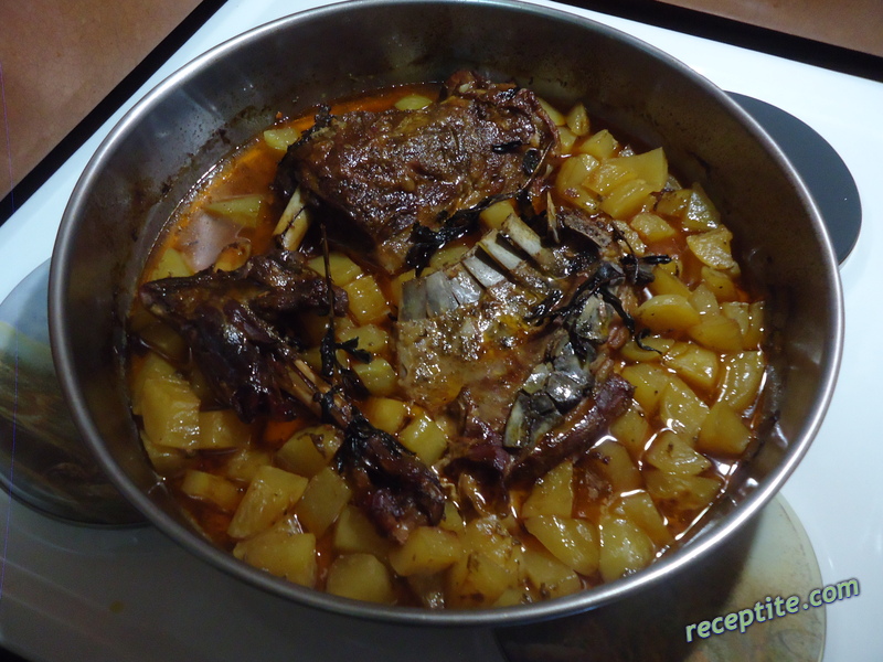 Снимки към Агнешко печено с картофи и бира