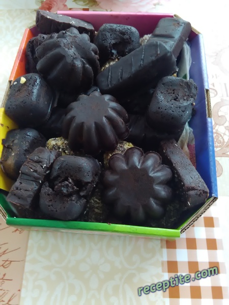 Снимки към Домашен твърд шоколад