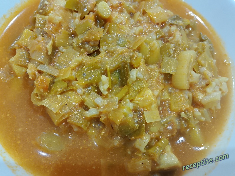 Снимки към Лучена яхния с пиле